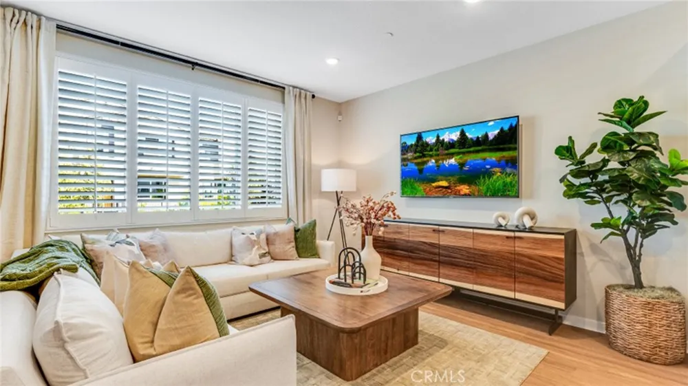 2891 E Amberley Privado Ontario, CA 91762