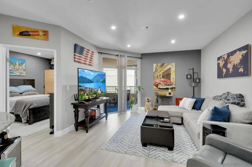 1501 Front #527 San Diego, CA 92101