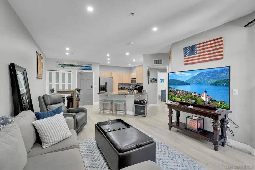 1501 Front #527 San Diego, CA 92101