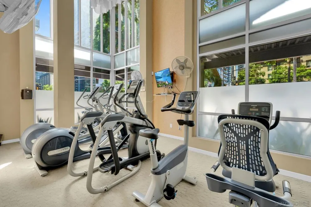 1501 Front #527 San Diego, CA 92101
