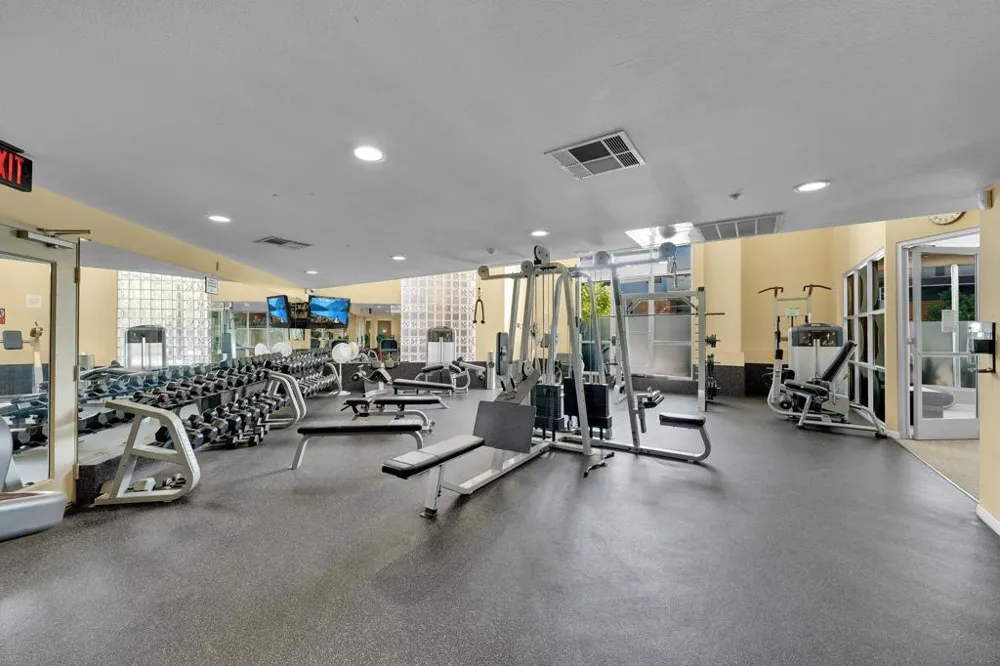 1501 Front #527 San Diego, CA 92101