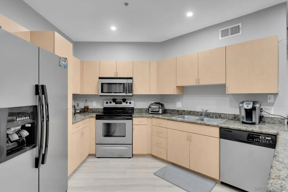 1501 Front #527 San Diego, CA 92101