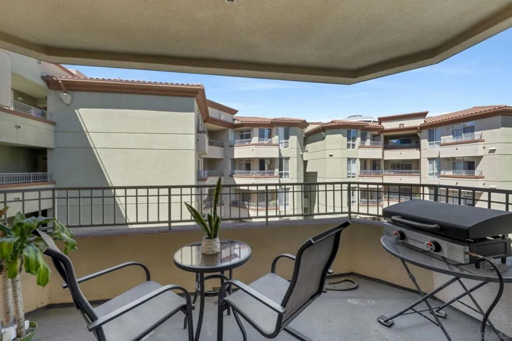 1501 Front #527 San Diego, CA 92101