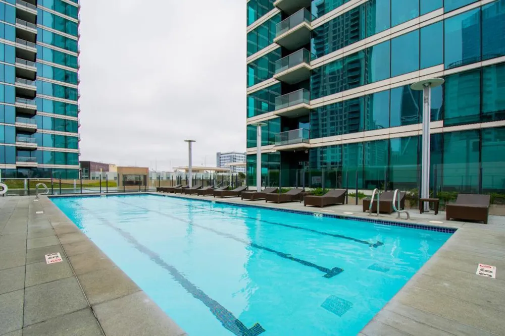 425 1st Street #3201 San Francisco, CA 94105