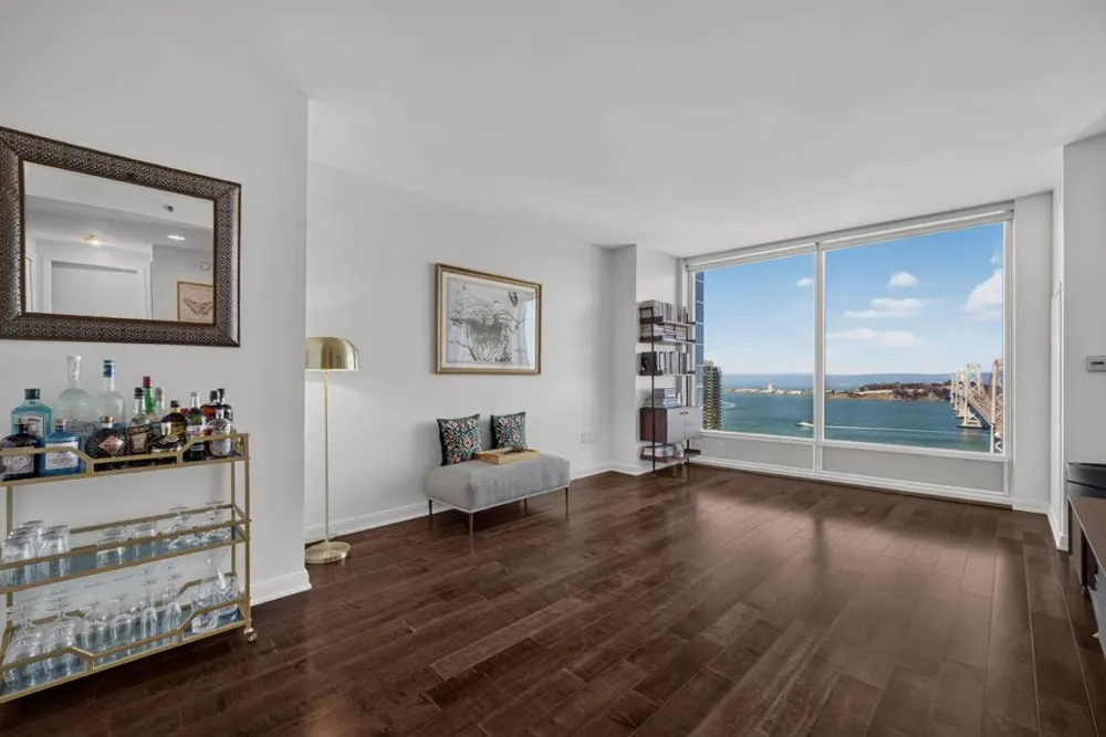 425 1st Street #3201 San Francisco, CA 94105