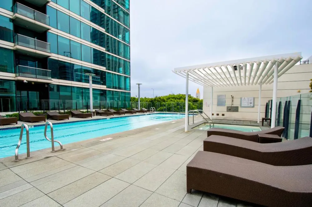 425 1st Street #3201 San Francisco, CA 94105