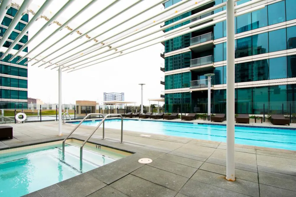 425 1st Street #3201 San Francisco, CA 94105