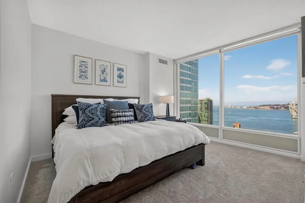 425 1st Street #3201 San Francisco, CA 94105