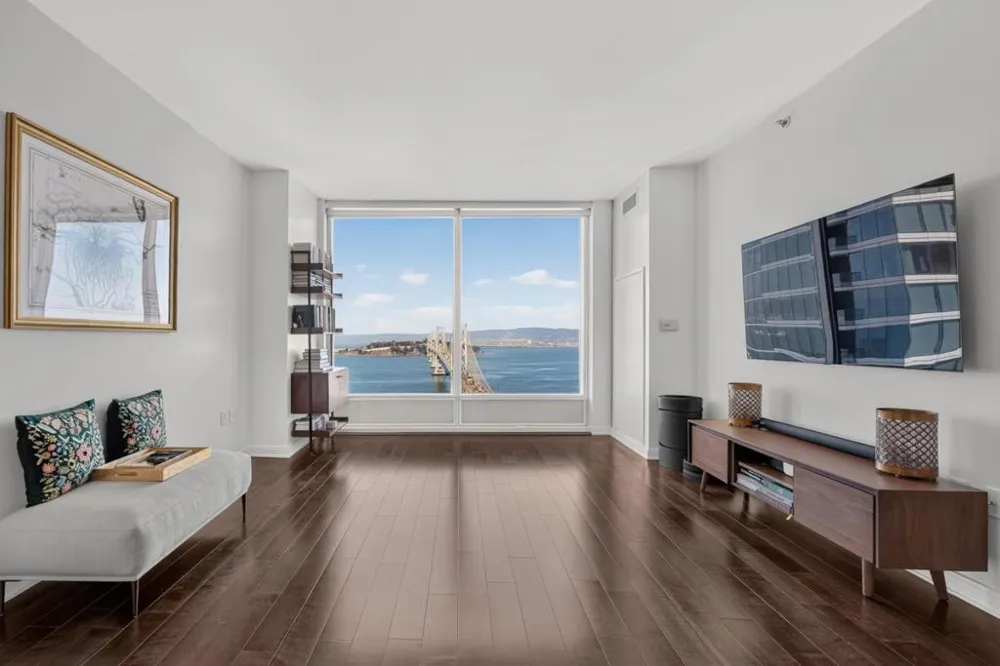 425 1st Street #3201 San Francisco, CA 94105