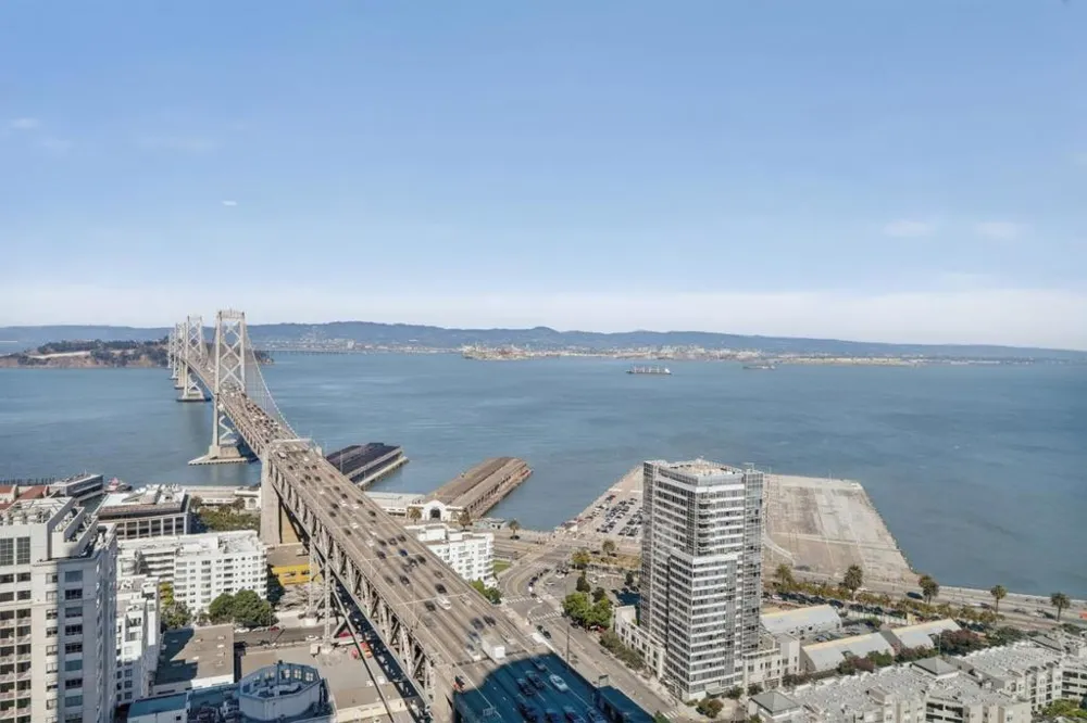 425 1st Street #3201 San Francisco, CA 94105