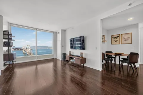 425 1st Street #3201