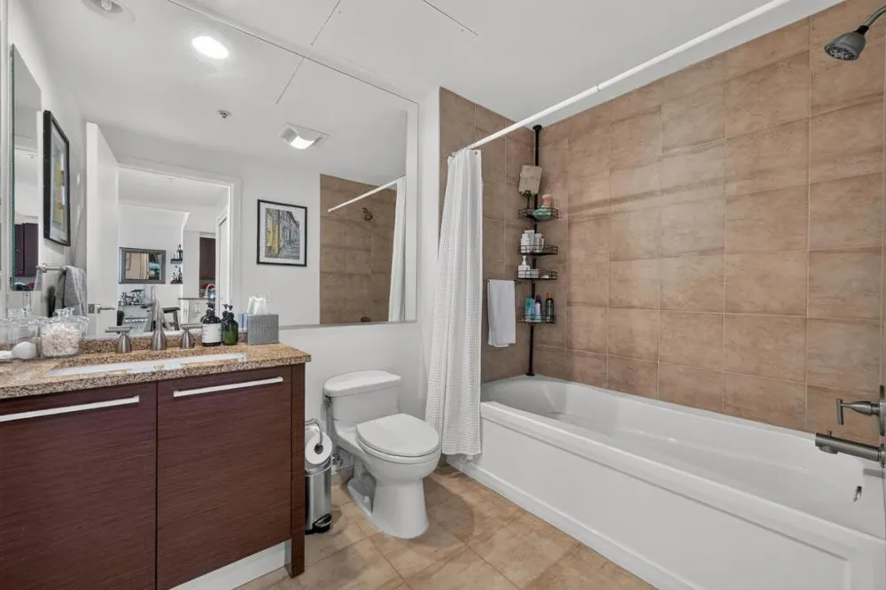425 1st Street #3201 San Francisco, CA 94105