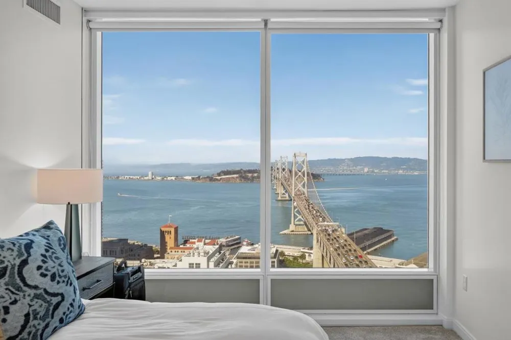 425 1st Street #3201 San Francisco, CA 94105