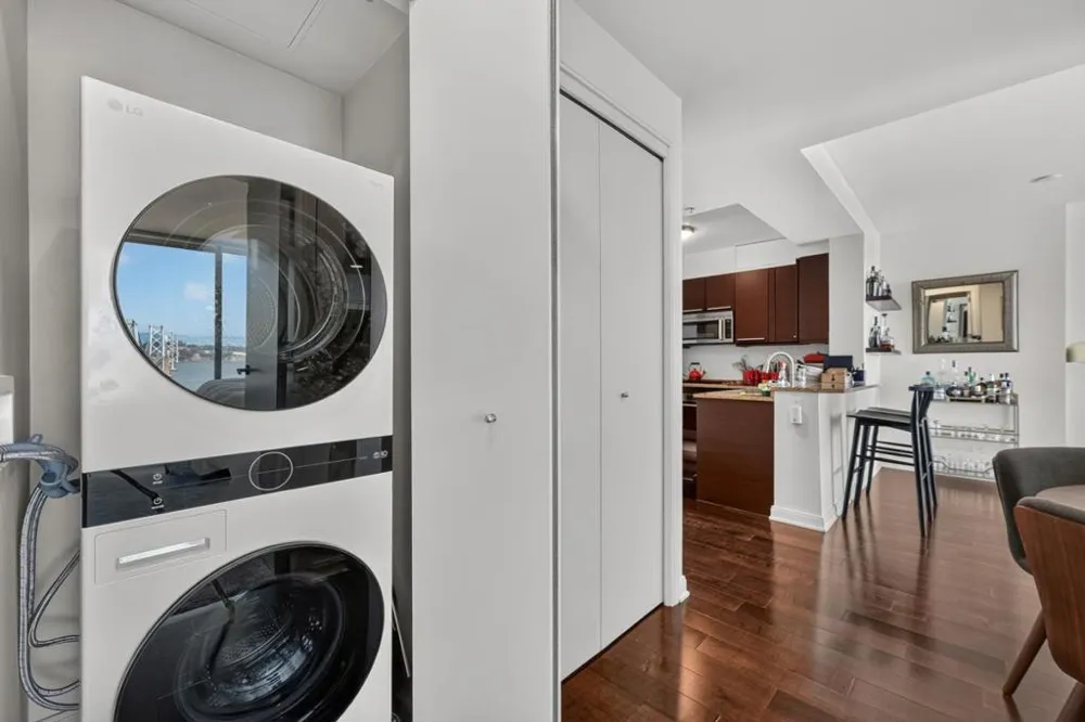 425 1st Street #3201 San Francisco, CA 94105