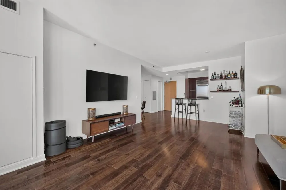 425 1st Street #3201 San Francisco, CA 94105