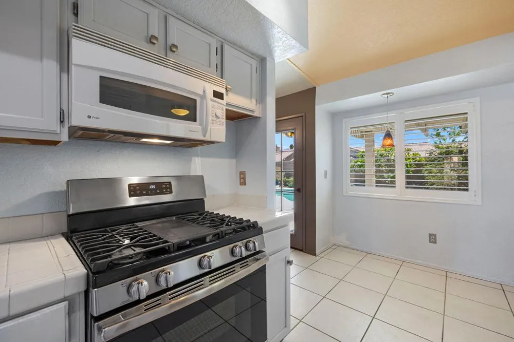 69857 Brookview Way Cathedral City, CA 92234