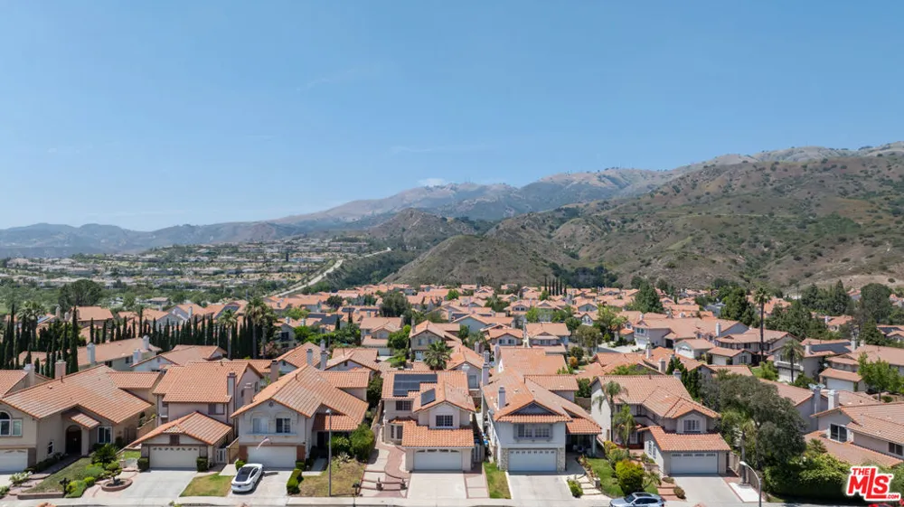 12023 Stone Gate Way Los Angeles, CA 91326