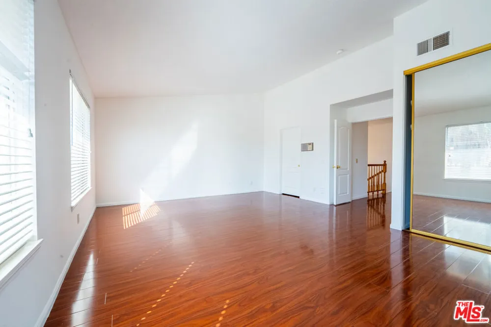 12023 Stone Gate Way Los Angeles, CA 91326