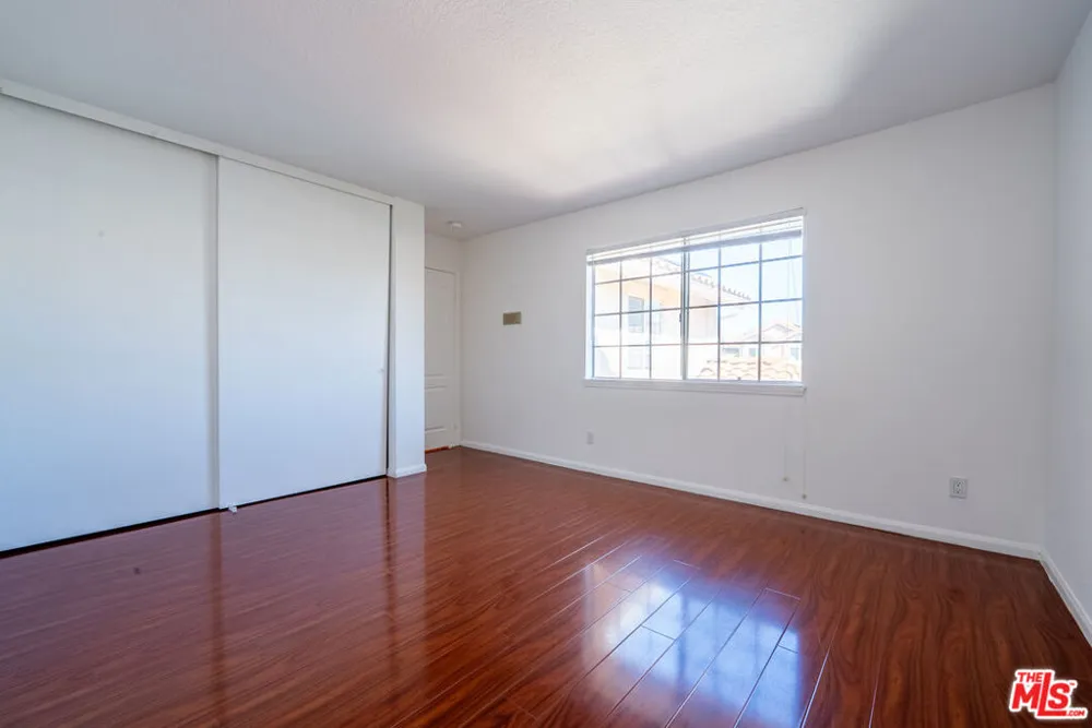 12023 Stone Gate Way Los Angeles, CA 91326