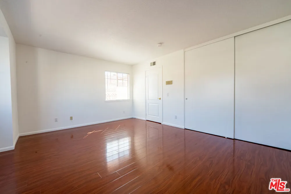 12023 Stone Gate Way Los Angeles, CA 91326