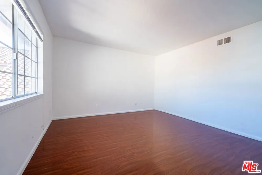 12023 Stone Gate Way Los Angeles, CA 91326