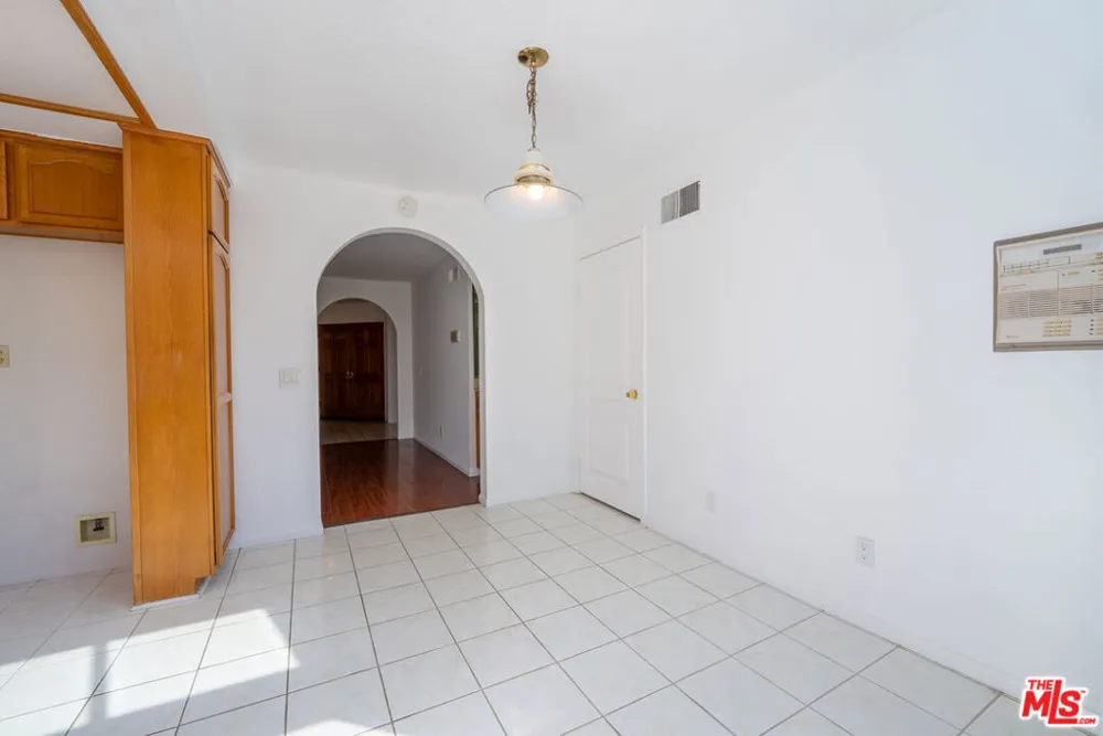 12023 Stone Gate Way Los Angeles, CA 91326