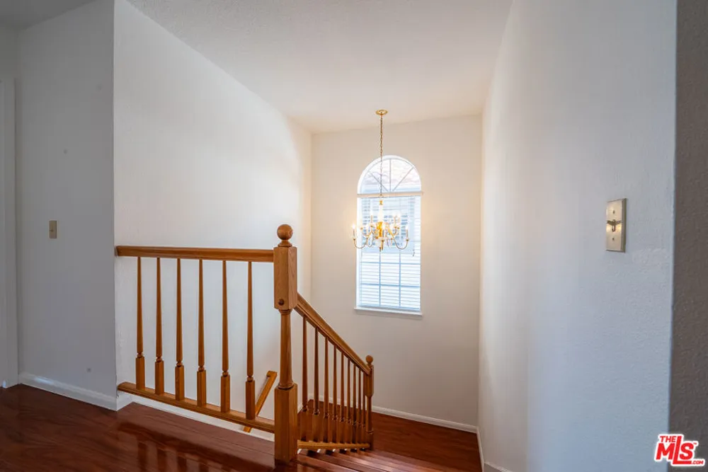 12023 Stone Gate Way Los Angeles, CA 91326