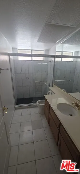 12023 Stone Gate Way Los Angeles, CA 91326