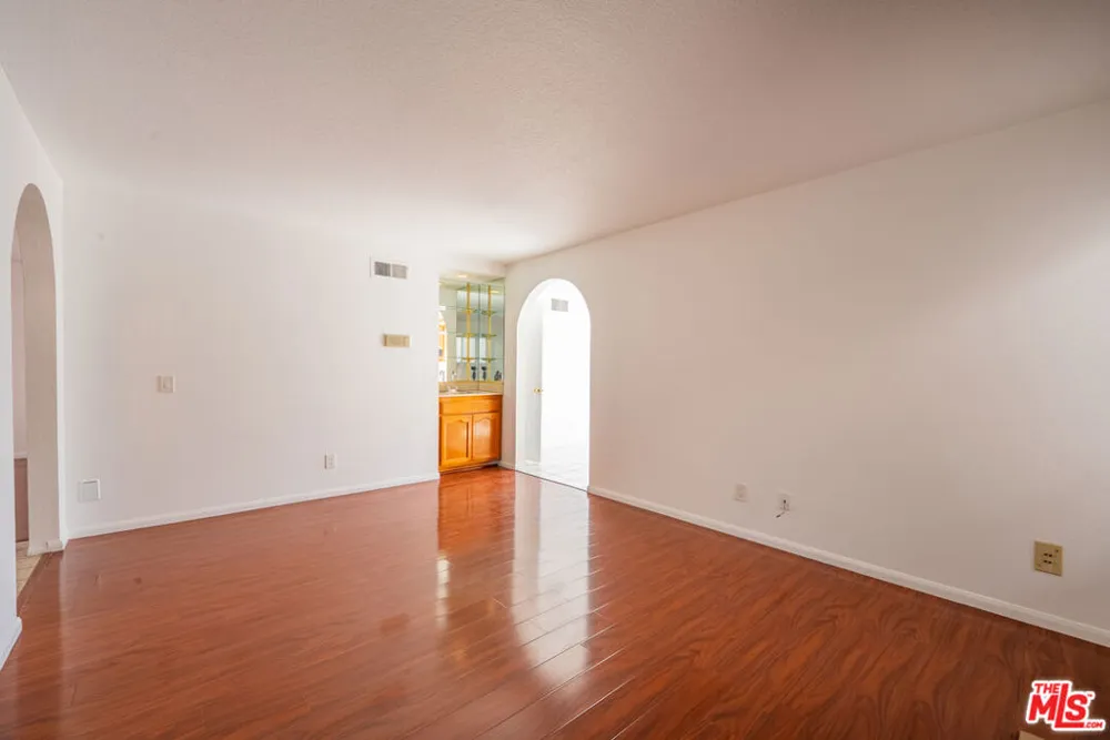 12023 Stone Gate Way Los Angeles, CA 91326