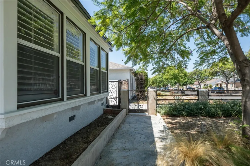 372 E Floral Monterey Park, CA 91755