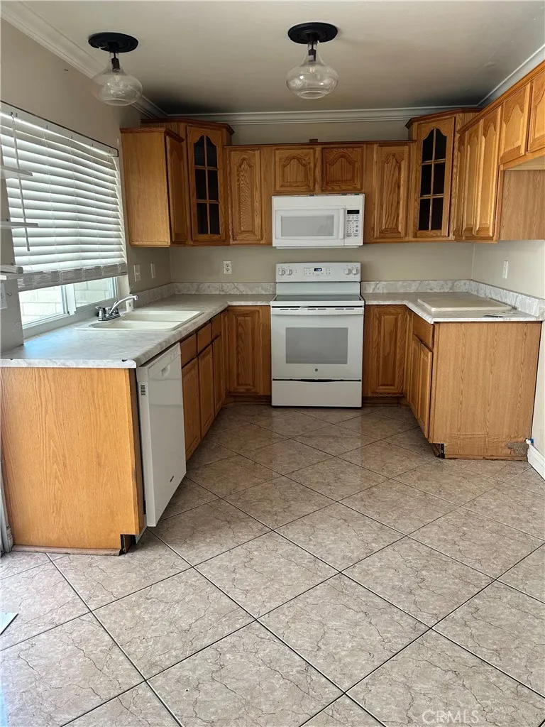 1158 W Philadelphia Street Ontario, CA 91762