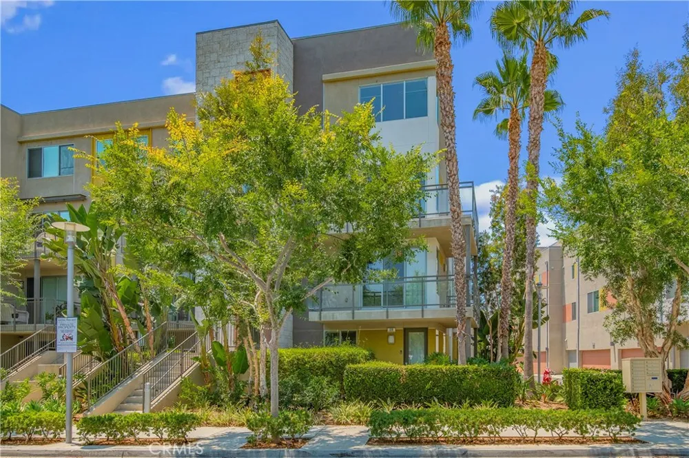 120 Rockefeller Irvine, CA 92612