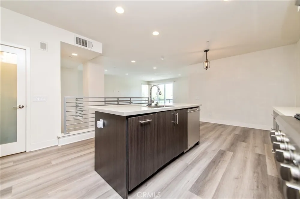 120 Rockefeller Irvine, CA 92612