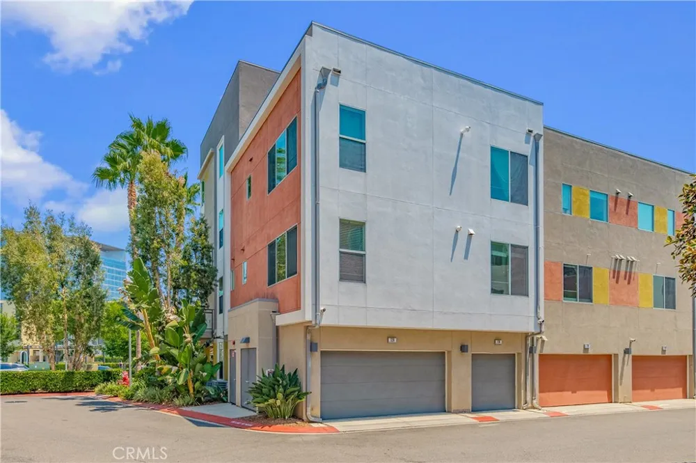 120 Rockefeller Irvine, CA 92612