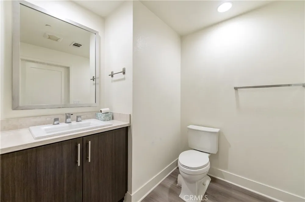 120 Rockefeller Irvine, CA 92612