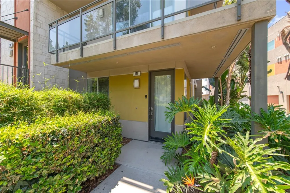 120 Rockefeller Irvine, CA 92612