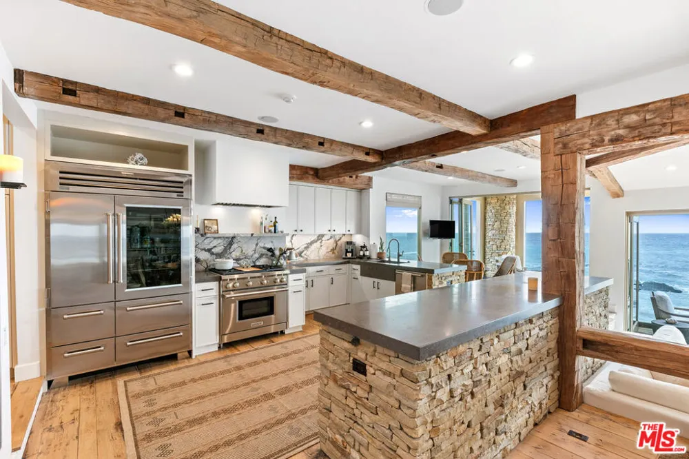 24920 Malibu Road Malibu, CA 90265