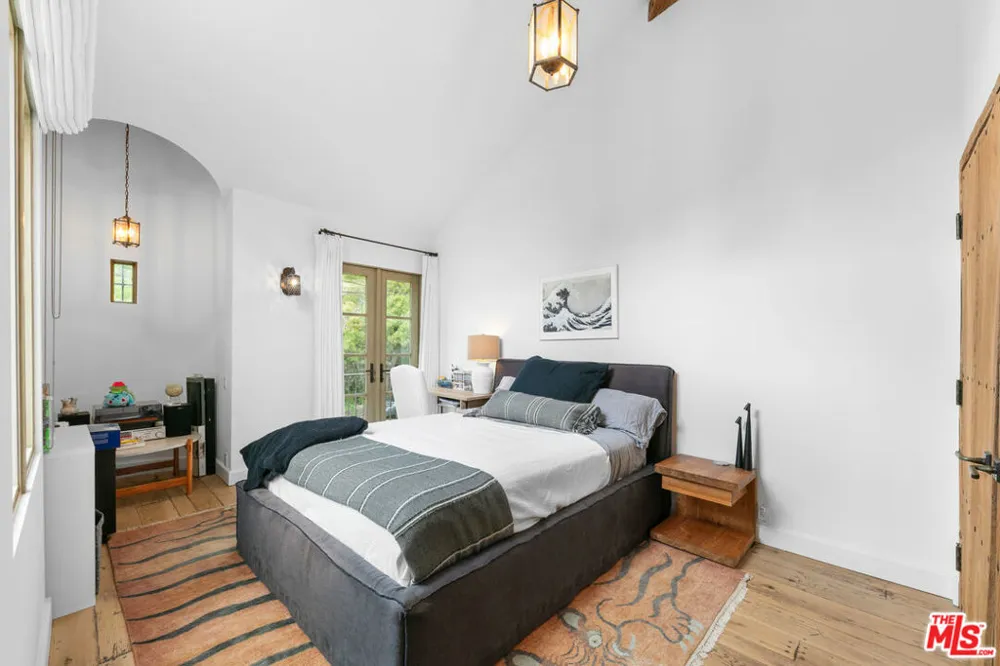 24920 Malibu Road Malibu, CA 90265