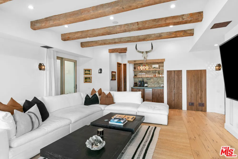 24920 Malibu Road Malibu, CA 90265