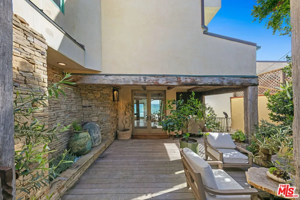 24920 Malibu Road Malibu, CA 90265