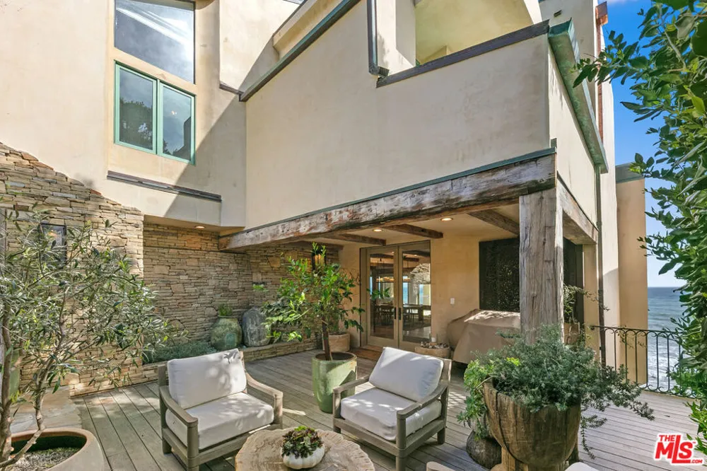 24920 Malibu Road Malibu, CA 90265
