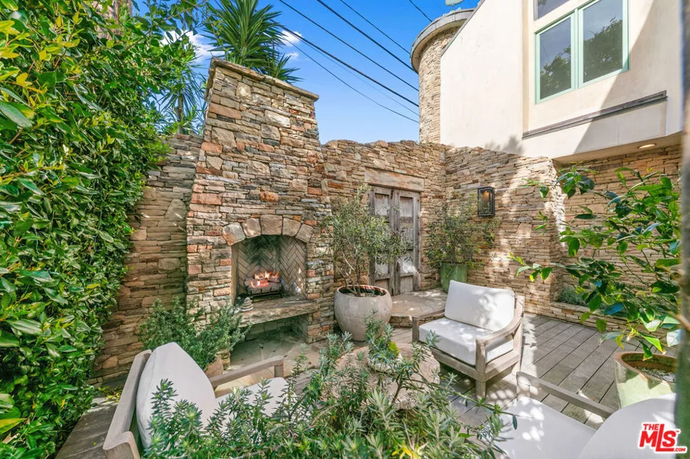 24920 Malibu Road Malibu, CA 90265
