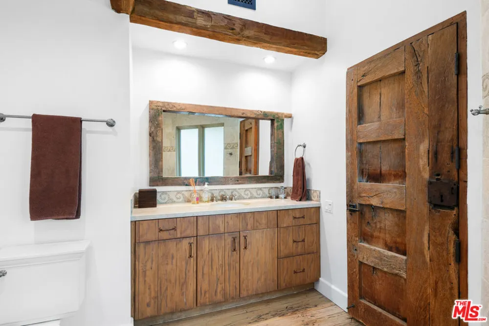 24920 Malibu Road Malibu, CA 90265