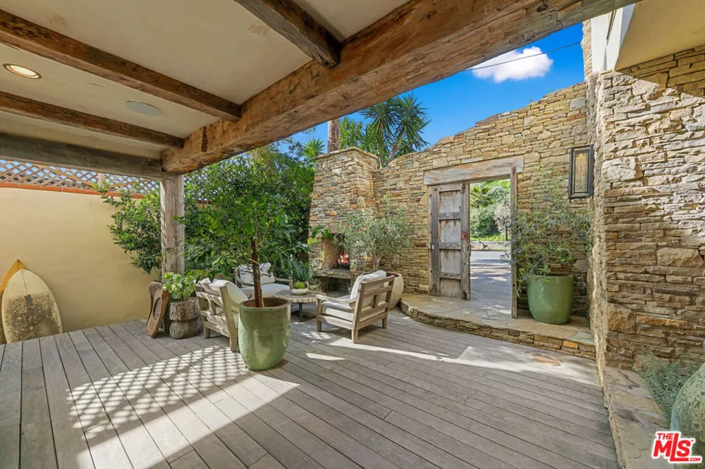 24920 Malibu Road Malibu, CA 90265