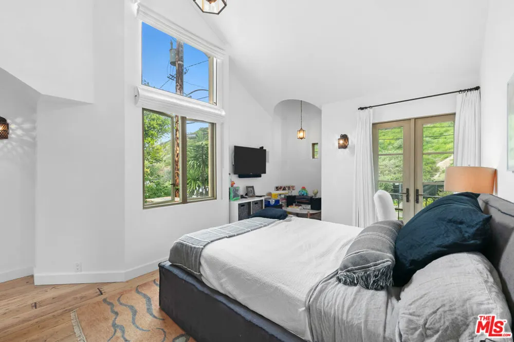 24920 Malibu Road Malibu, CA 90265