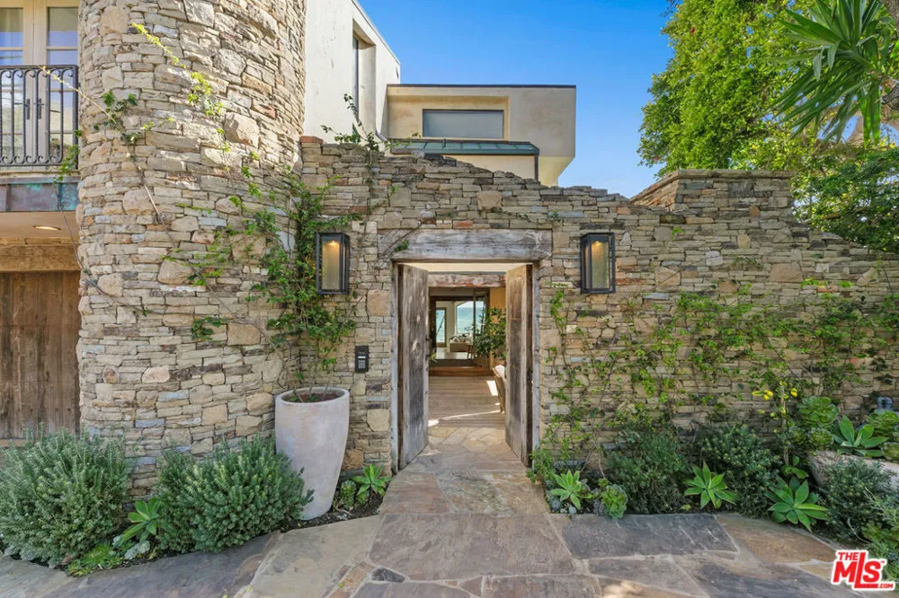 24920 Malibu Road Malibu, CA 90265
