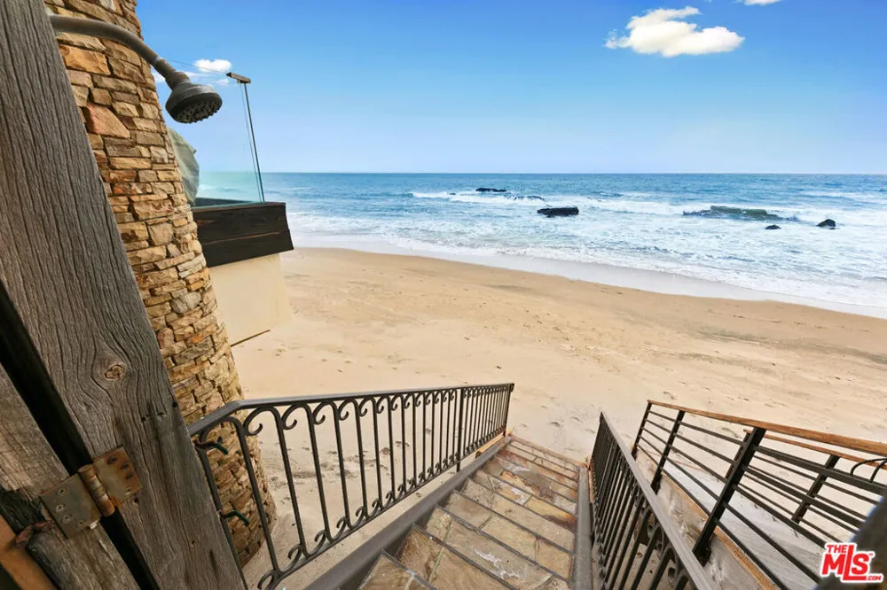 24920 Malibu Road Malibu, CA 90265