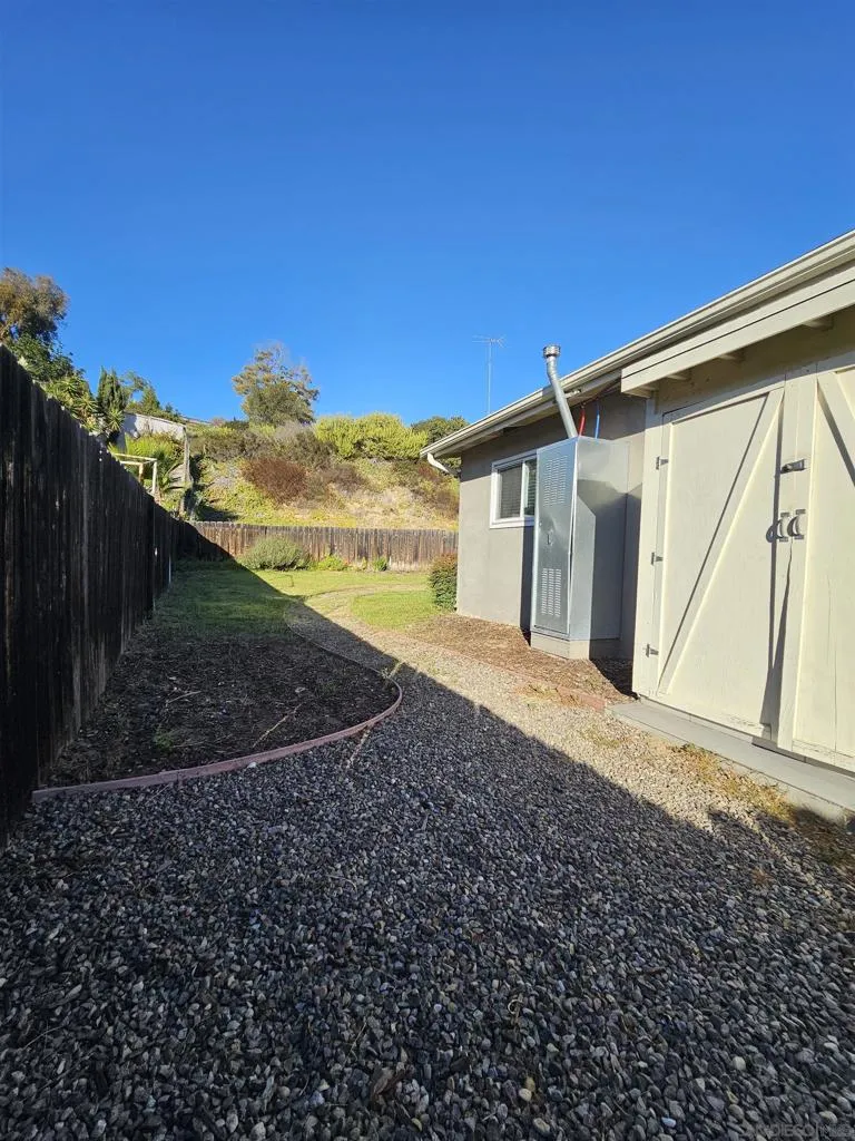 4858 Chateau Drive San Diego, CA 92117