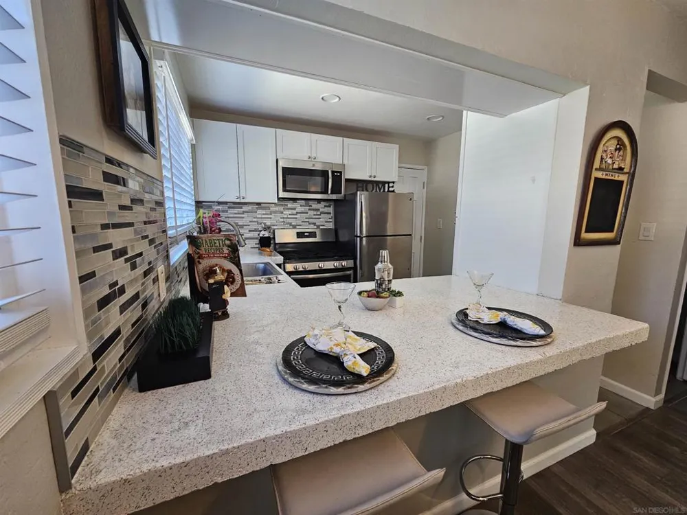 4858 Chateau Drive San Diego, CA 92117