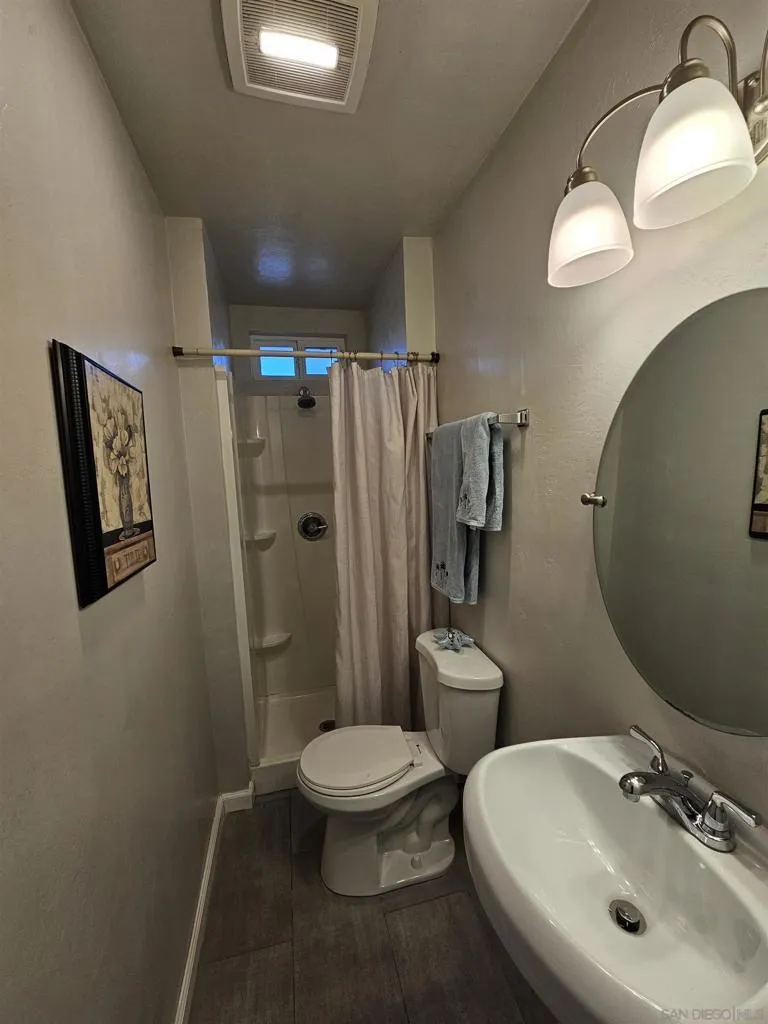 4858 Chateau Drive San Diego, CA 92117